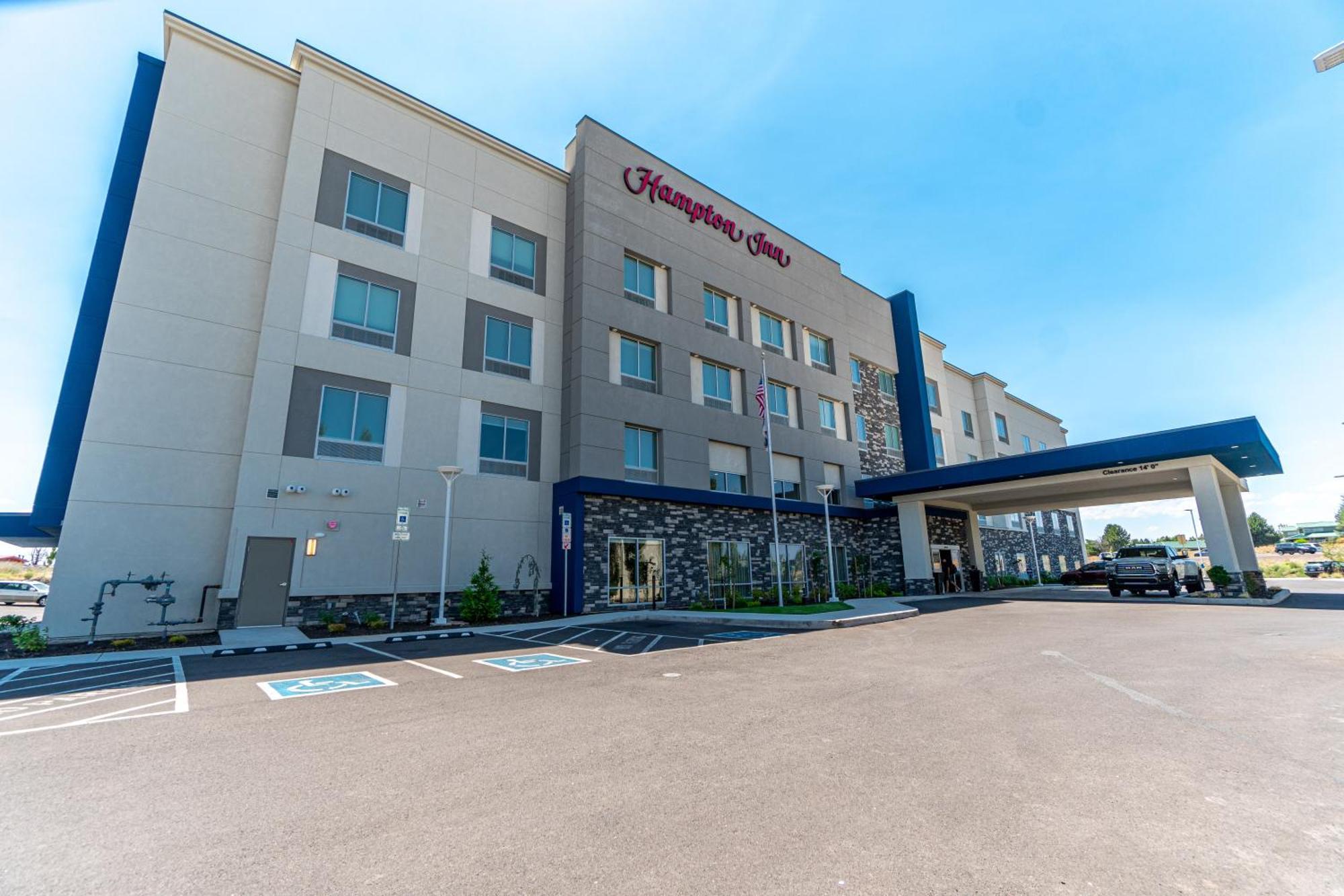 Hampton Inn Redmond Bend Airport Esterno foto